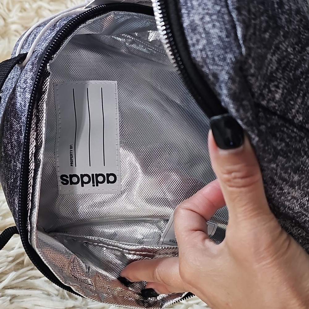 Adidas Santiago Lunch Bag - Picture 4 of 7